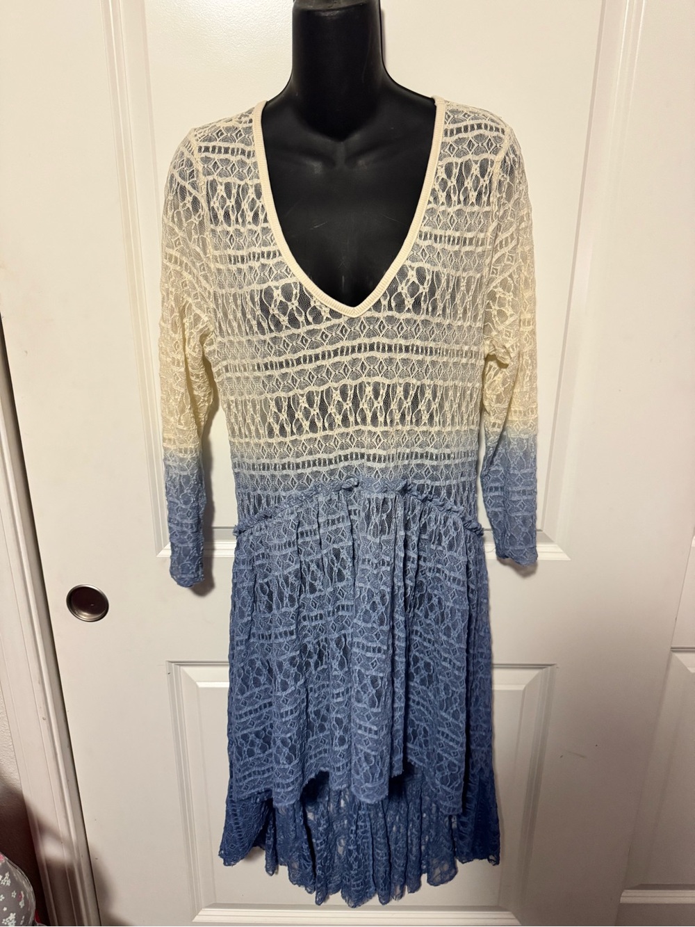 Ivory to Light Blue Ombre Lace V-Neck Long Sleeve Dress